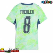 Camisa de Futebol Suíça Remo Freuler #8 Equipamento Secundário Mulheres Mundo 2026 Manga Curta
